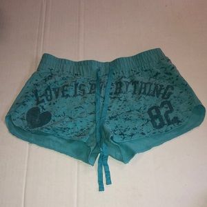 No Boundaries “Love is Everything 82” Size S